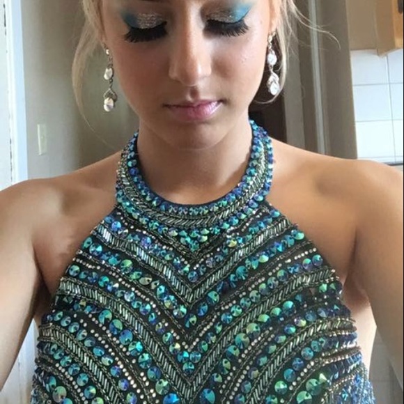 TWO PIECE GREEN/BLUE PROM DRESS - Picture 3 of 8
